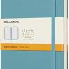 Moleskine Classic Notebook, Taccuino a Righe, Copertina Rigida e Chiusura ad Elastico, Formato Large 13 x 21 cm, Colore Azzurro Blu Reef, 240 Pagine